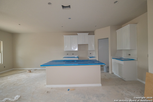 Image 4 of 31 For 22225 Jordans Place