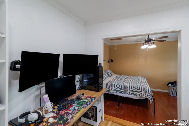 Image 16 of 18 For 450 Pamela