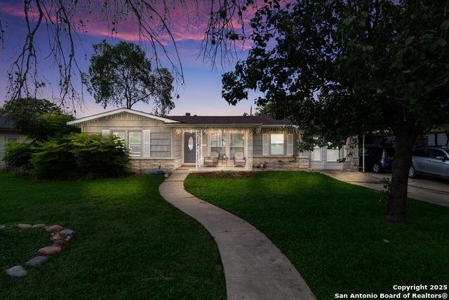 Image 7 of 18 For 450 Pamela