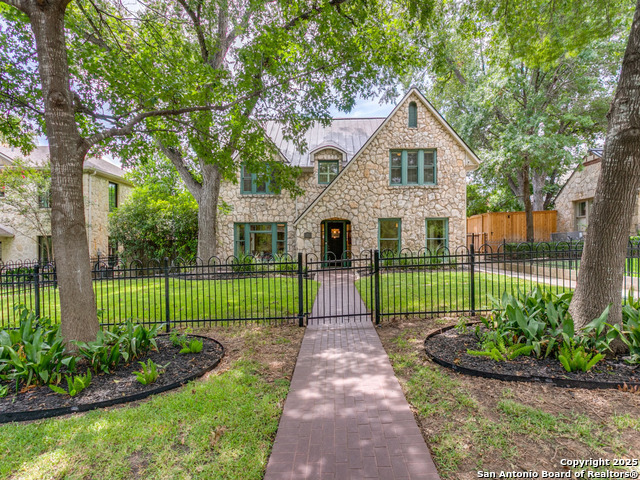 Details for 204 Parklane, Olmos Park, TX 78212