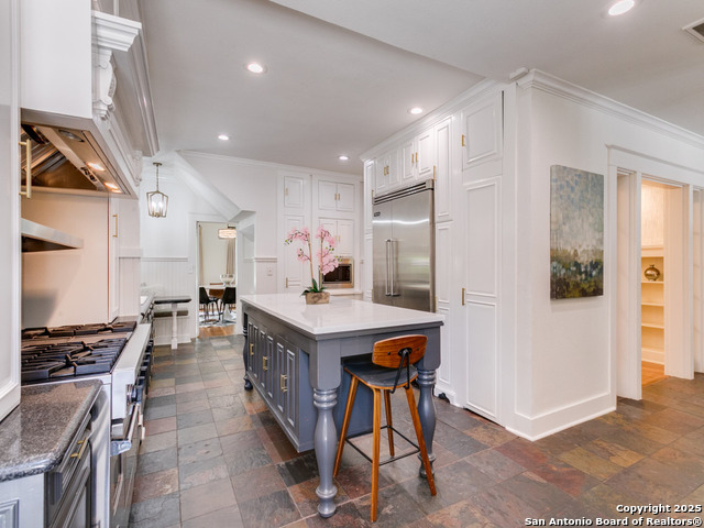 Listing photo id 13 for 204 Parklane