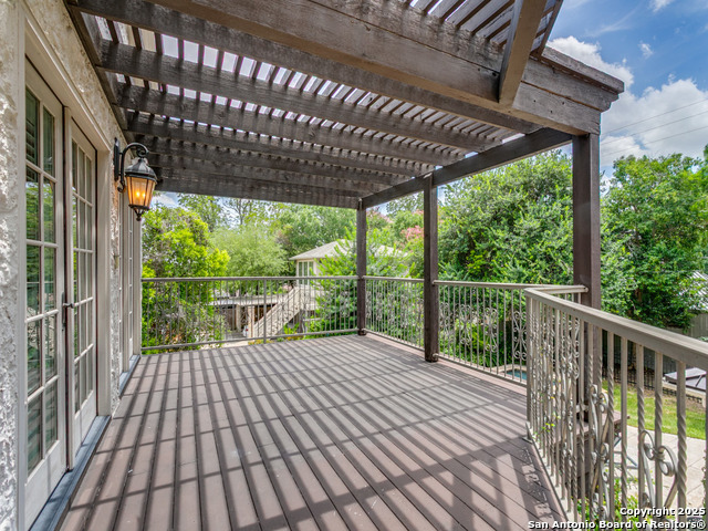 Listing photo id 28 for 204 Parklane