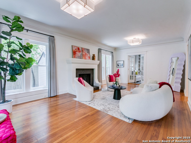 Listing photo id 6 for 204 Parklane