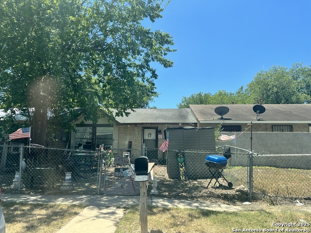Image 2 of 4 For 5942 Fairgreen