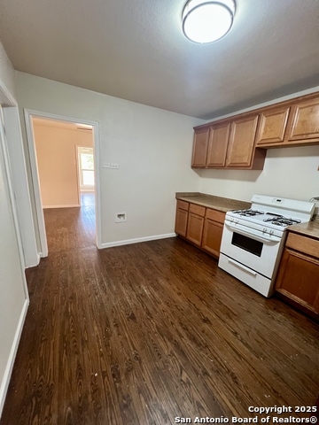 Image 8 of 11 For 2121 Tampico
