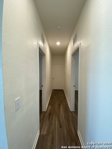 Listing photo id 13 for 5407 Malakoff