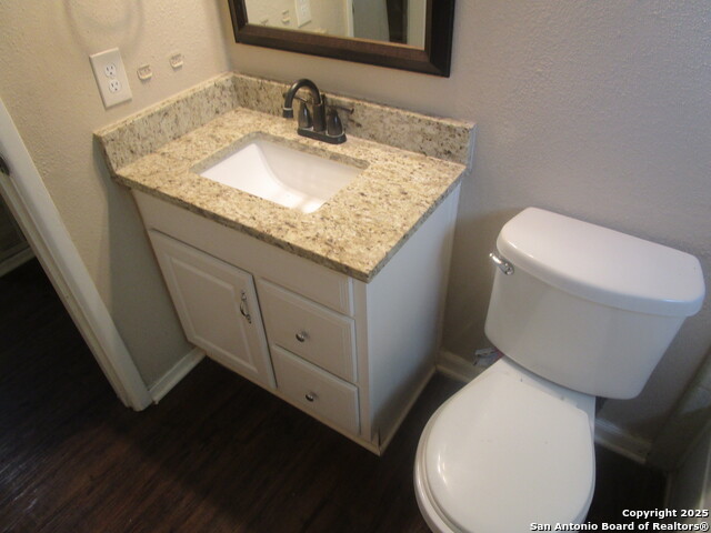 Image 10 of 13 For 8231 Creekline