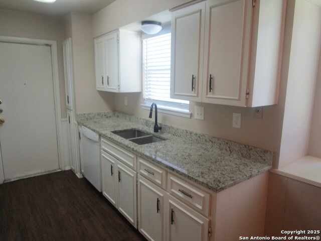 Image 4 of 13 For 8231 Creekline