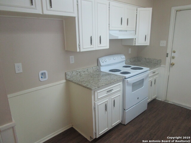 Image 5 of 13 For 8231 Creekline