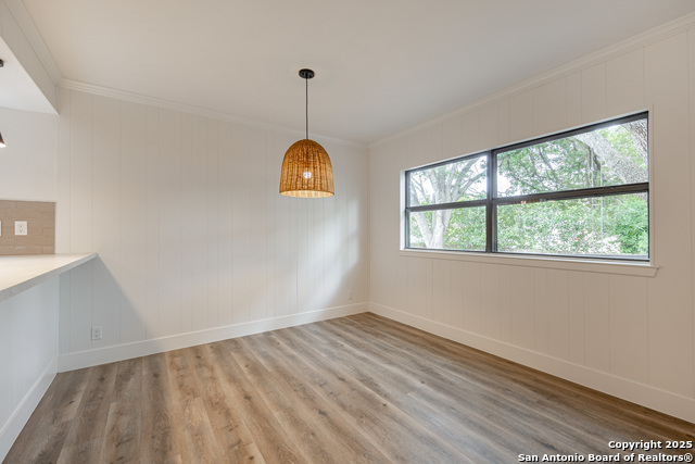 Image 11 of 32 For 6022 Royal Wood