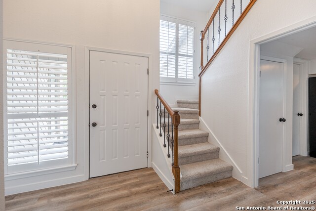 Image 4 of 32 For 6022 Royal Wood