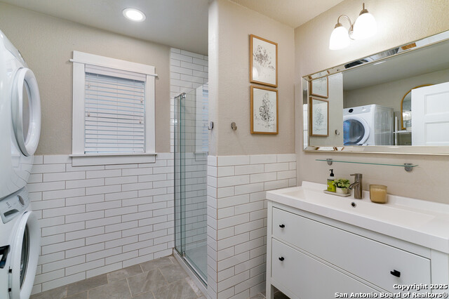 Image 13 of 26 For 255 Carle  