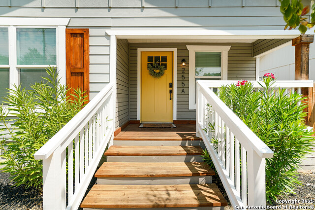 Image 2 of 26 For 255 Carle  