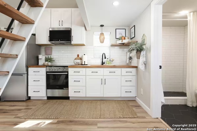 Image 20 of 26 For 255 Carle  