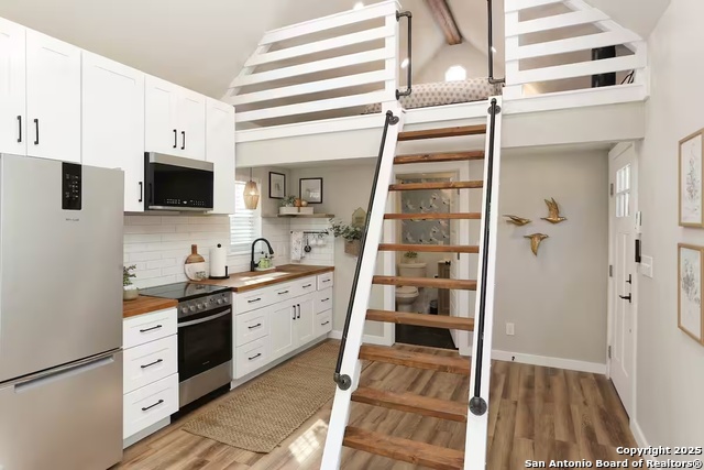 Image 21 of 26 For 255 Carle  