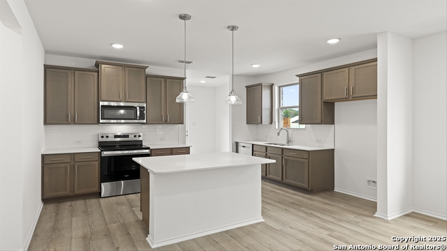 Image 4 of 51 For 5723 Marble Falls