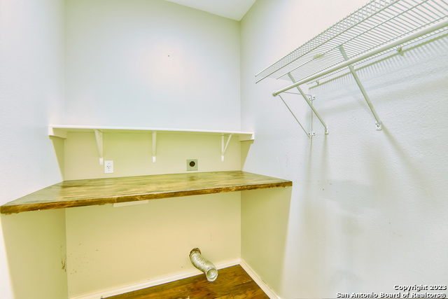 Listing photo id 18 for 22503 Madison Park