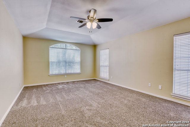 Listing photo id 19 for 22503 Madison Park