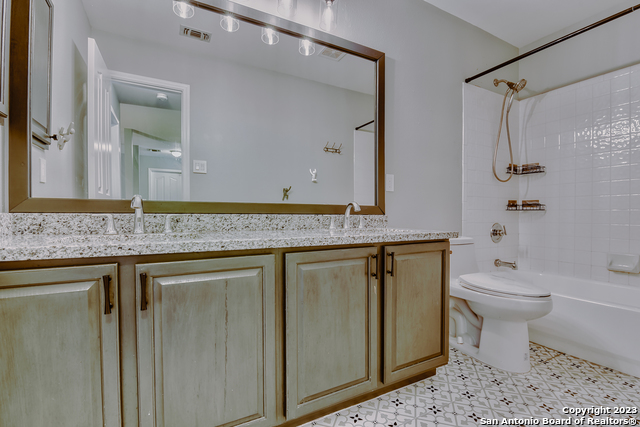 Listing photo id 25 for 22503 Madison Park