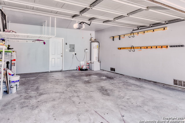 Listing photo id 27 for 22503 Madison Park