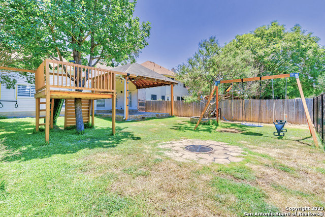 Listing photo id 30 for 22503 Madison Park