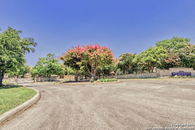 Listing photo id 31 for 22503 Madison Park