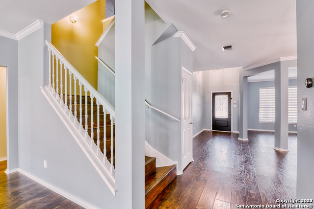 Listing photo id 3 for 22503 Madison Park