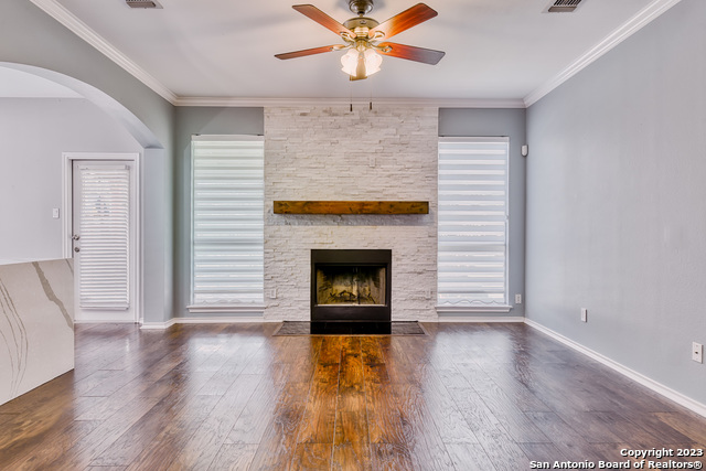 Listing photo id 5 for 22503 Madison Park