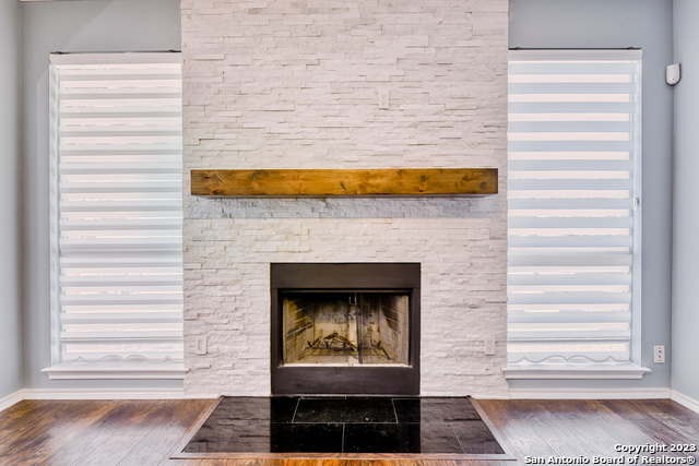 Listing photo id 7 for 22503 Madison Park