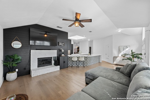 Listing photo id 1 for 6435 Old Harbor