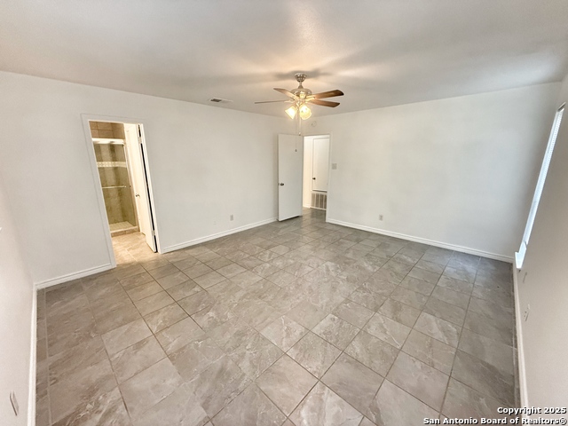 Image 12 of 25 For 912 Spring Hill Dr