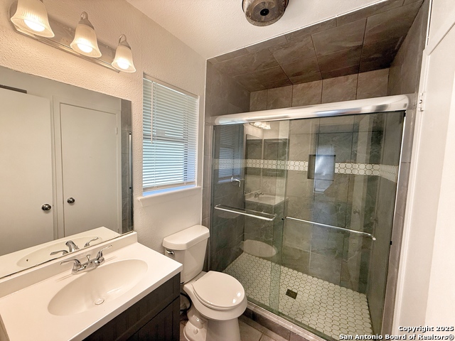 Image 13 of 25 For 912 Spring Hill Dr