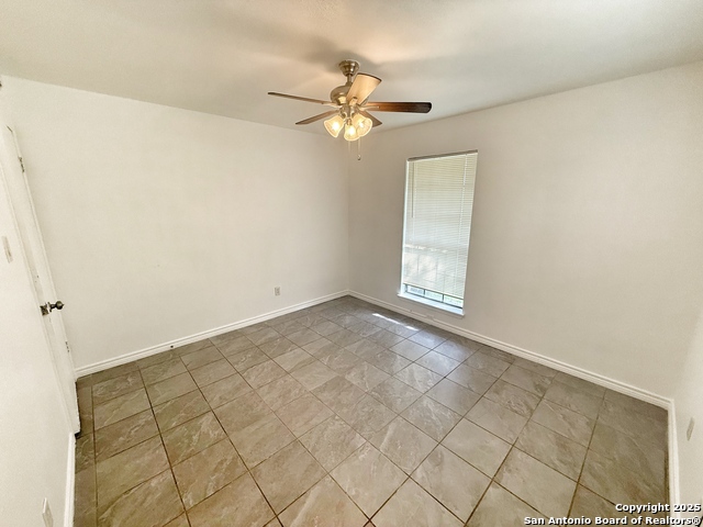 Image 15 of 25 For 912 Spring Hill Dr