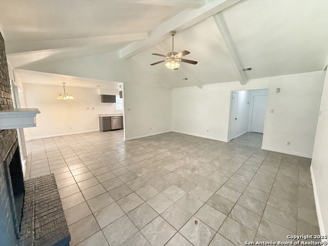 Image 5 of 25 For 912 Spring Hill Dr
