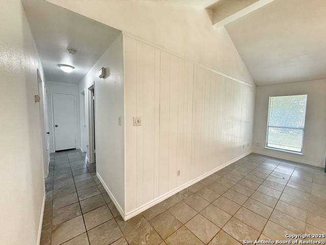 Image 9 of 25 For 912 Spring Hill Dr