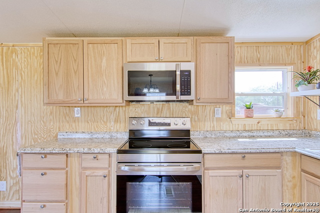 Image 13 of 46 For 18883 Lagloria