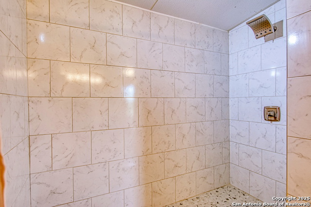 Image 19 of 46 For 18883 Lagloria