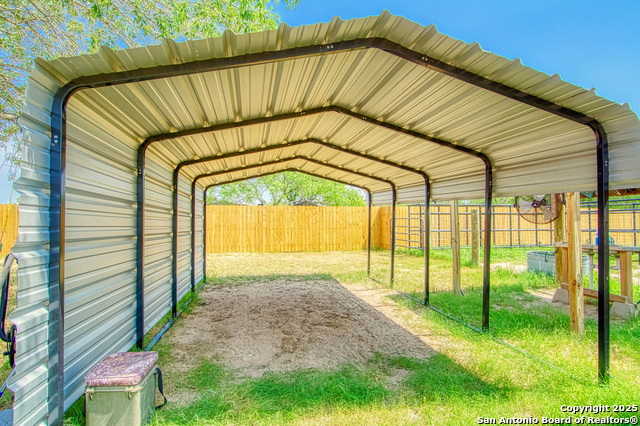 Image 32 of 46 For 18883 Lagloria