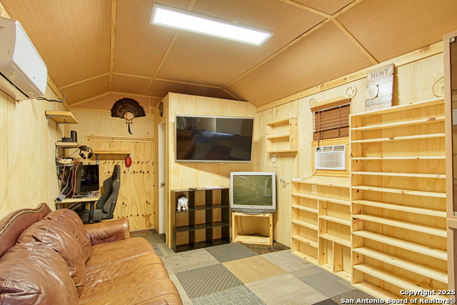 Image 38 of 46 For 18883 Lagloria