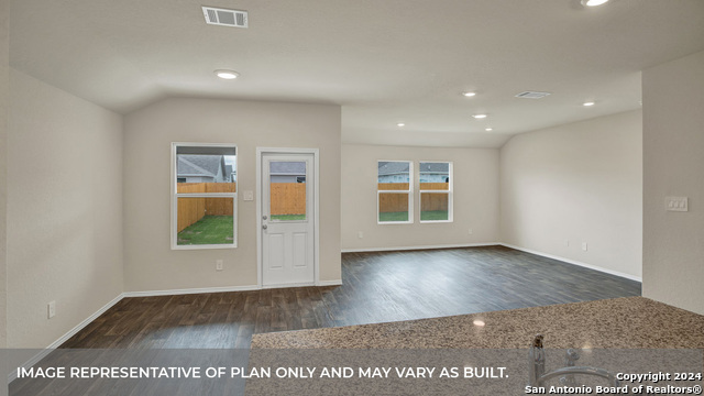 Image 14 of 30 For 1042 Argonne Forest