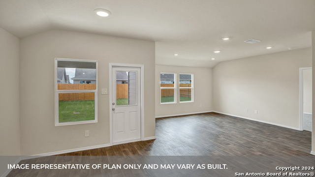 Image 15 of 30 For 1042 Argonne Forest