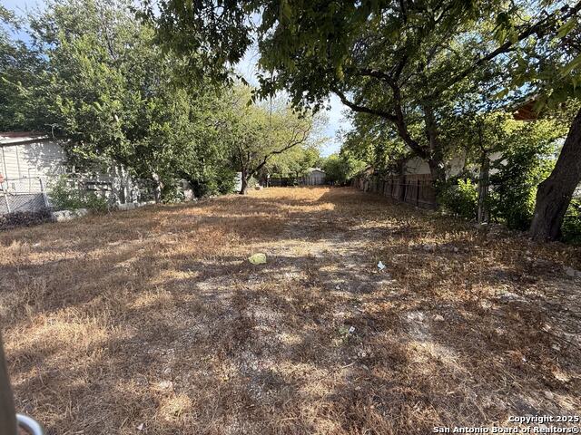 Listing photo id 0 for 5007 Bluff