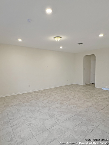 Image 16 of 37 For 3910 Sunfield Dr