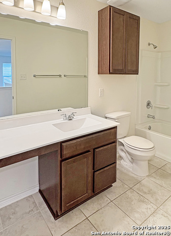 Image 32 of 37 For 3910 Sunfield Dr