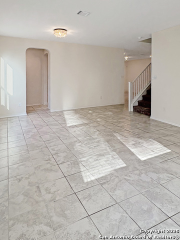 Image 6 of 37 For 3910 Sunfield Dr