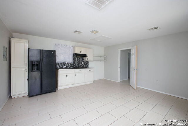 Image 17 of 27 For 2719 Houston St. W
