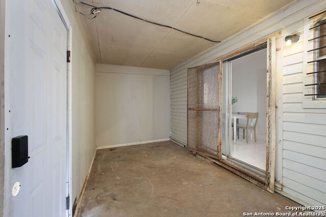 Image 24 of 27 For 2719 Houston St. W