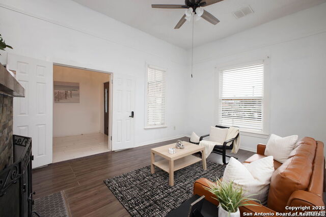 Image 5 of 27 For 2719 Houston St. W