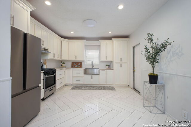 Image 9 of 27 For 2719 Houston St. W