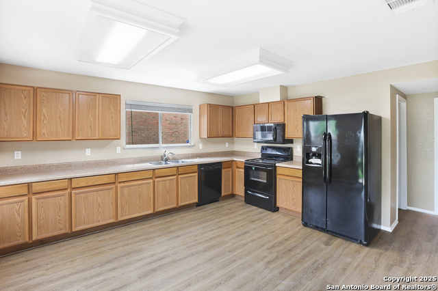 Image 10 of 38 For 10431 Manor Crk